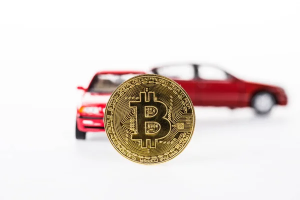 Крупным Планом Вид Bitcoin Автомобилей Моделей Изолированные Белом — стоковое фото