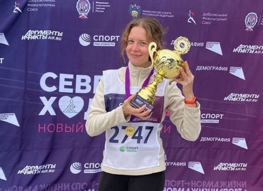 С палками, но без лыж. Скандинавская ходьба тренирует все группы мышц